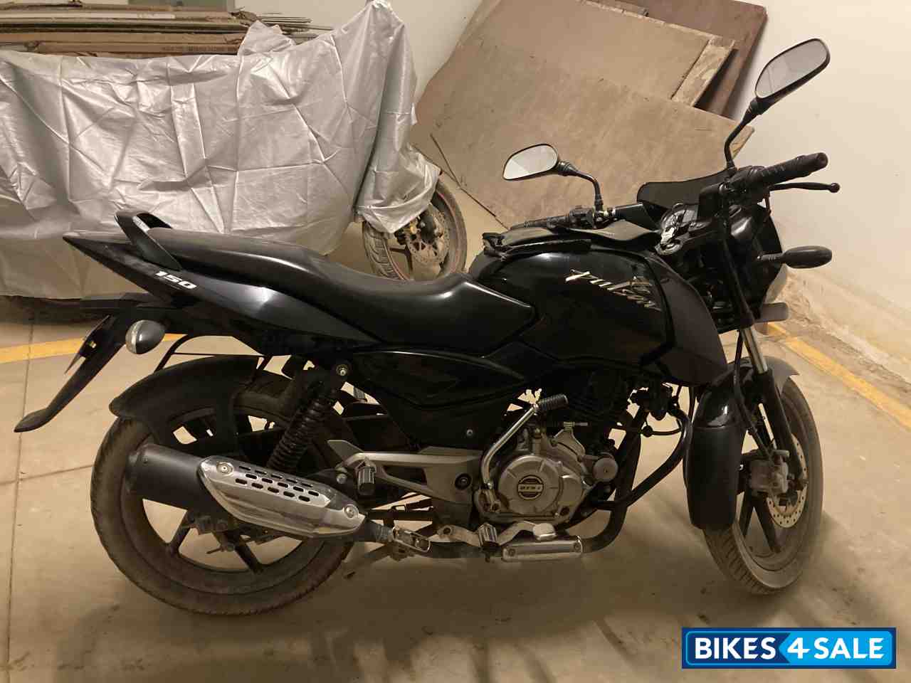 Black Bajaj Pulsar 150