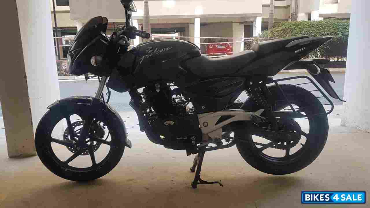 Black Bajaj Pulsar 180 DTSi