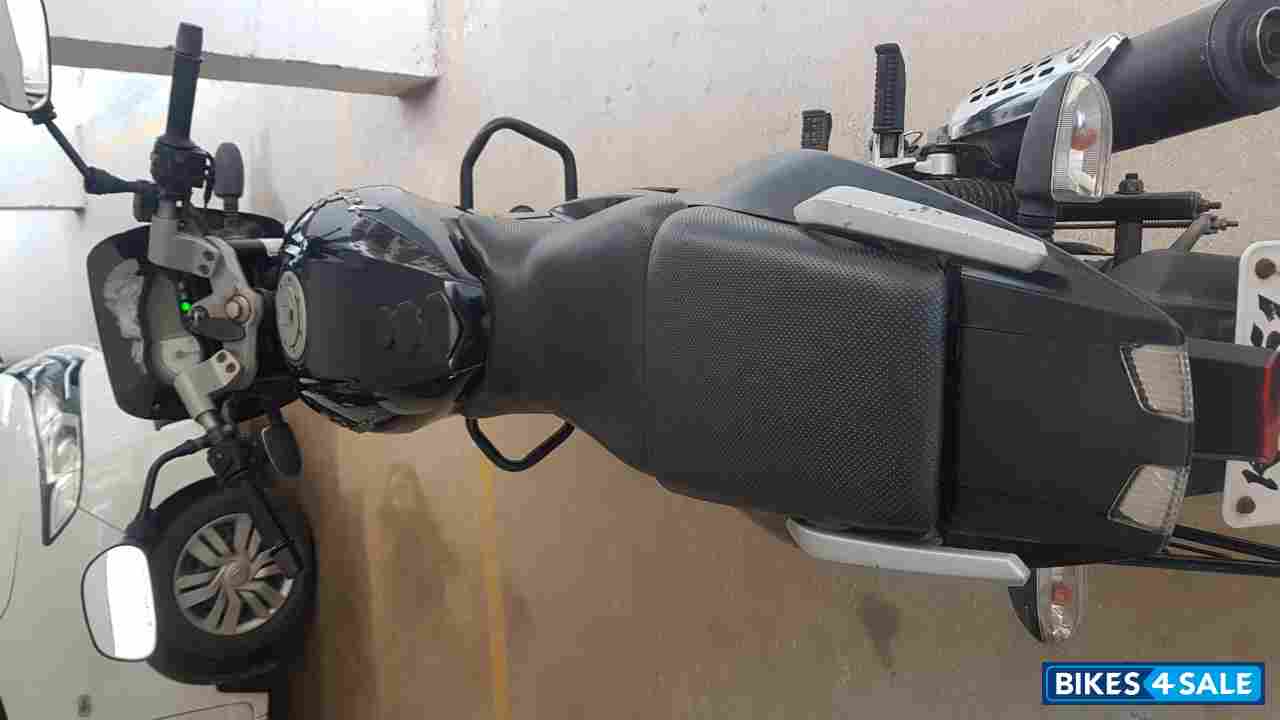 Black Bajaj Pulsar 180 DTSi Black Bajaj Pulsar 180 DTSi