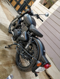 Black Royal Enfield Classic Stealth Black