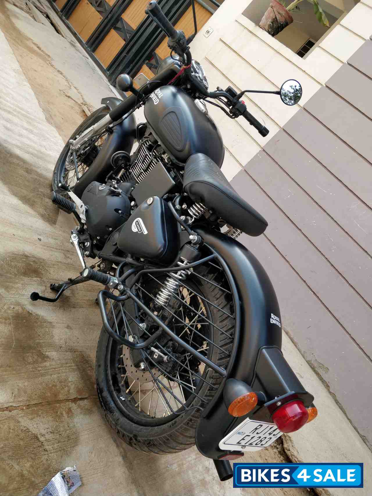 Black Royal Enfield Classic Stealth Black
