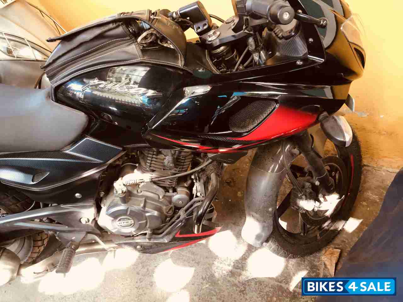 Bajaj Pulsar 220 DTSi