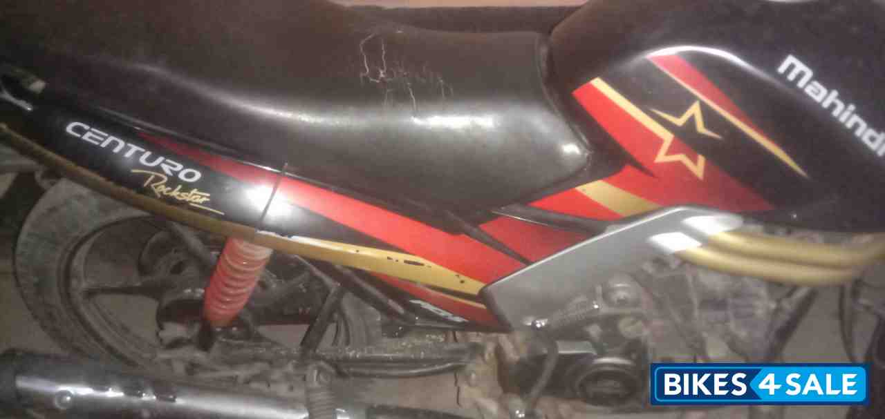 Multi Colour Mahindra Centuro Rockstar