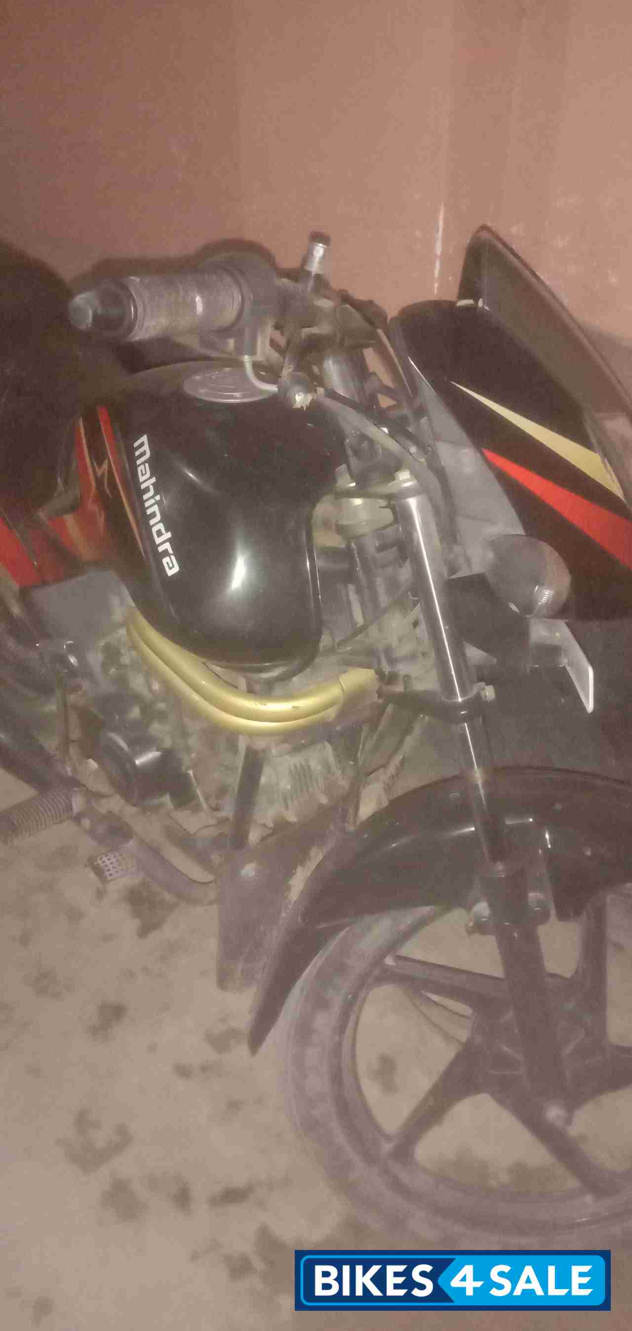 Multi Colour Mahindra Centuro Rockstar