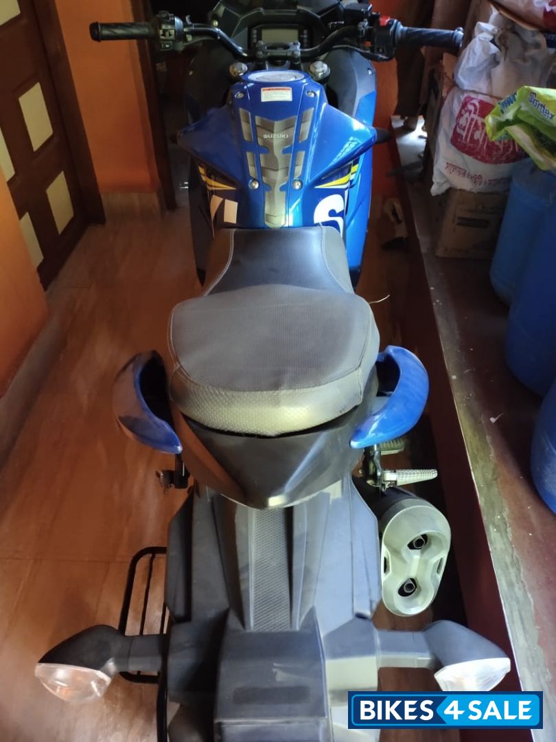 Blue Suzuki Gixxer SF Fi