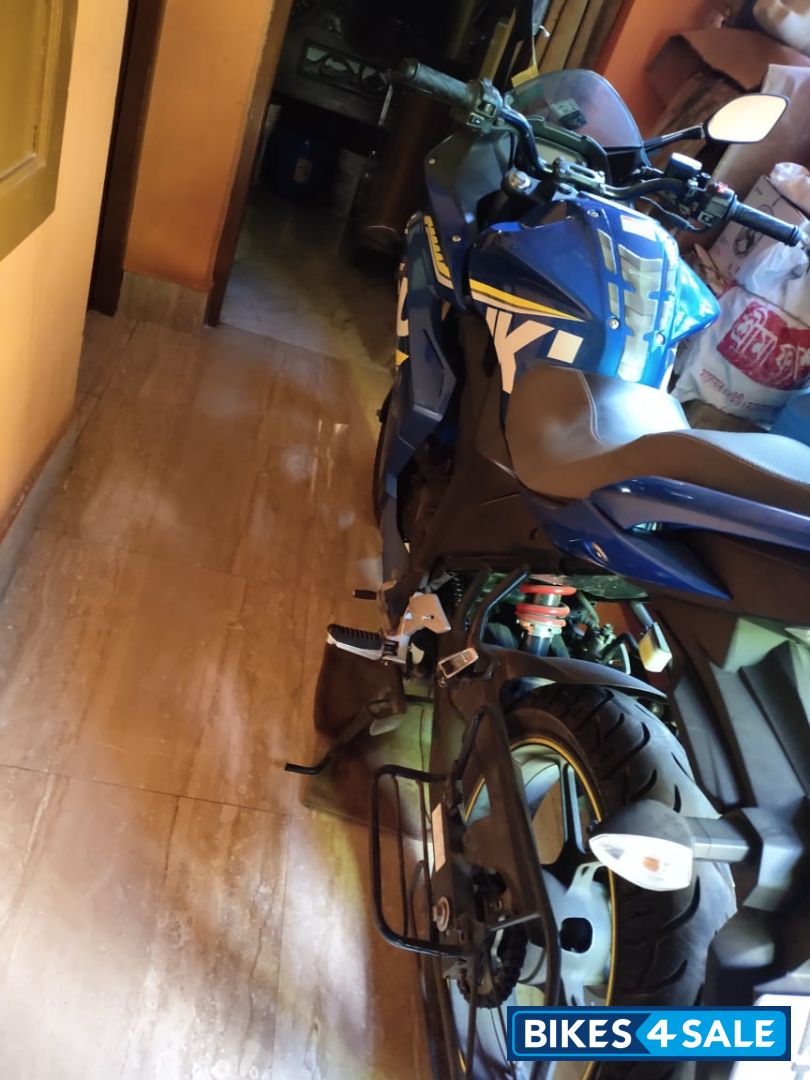 Blue Suzuki Gixxer SF Fi