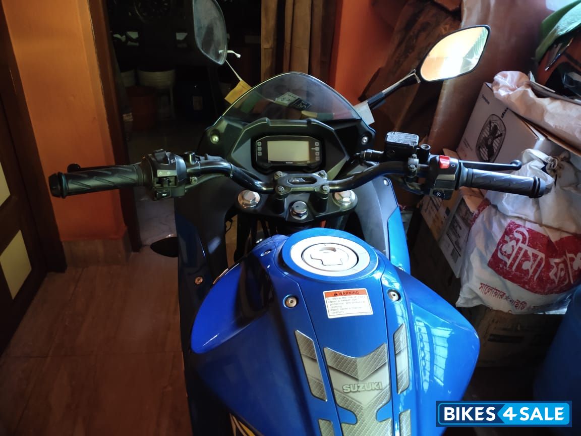 Blue Suzuki Gixxer SF Fi