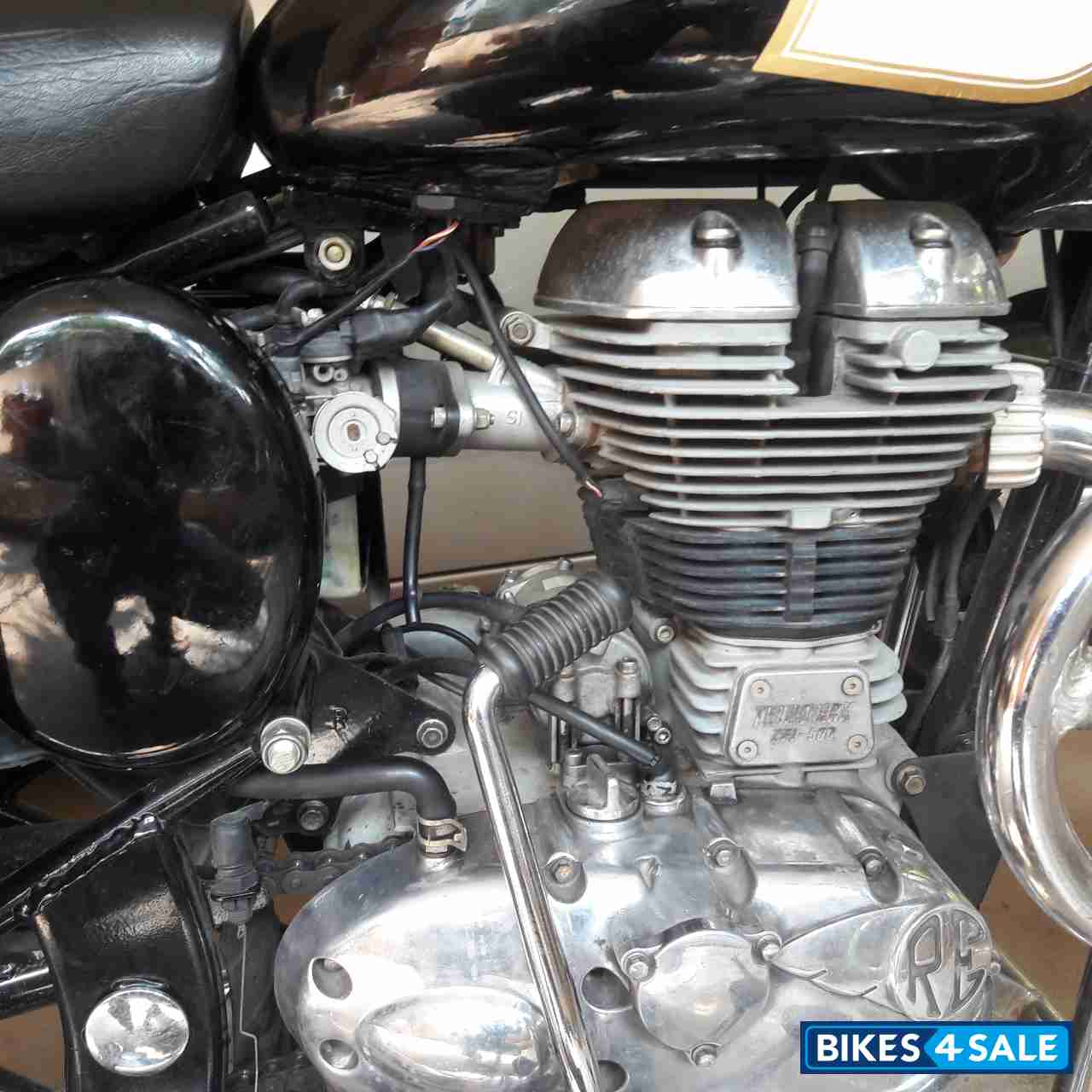 Black Royal Enfield Classic 500