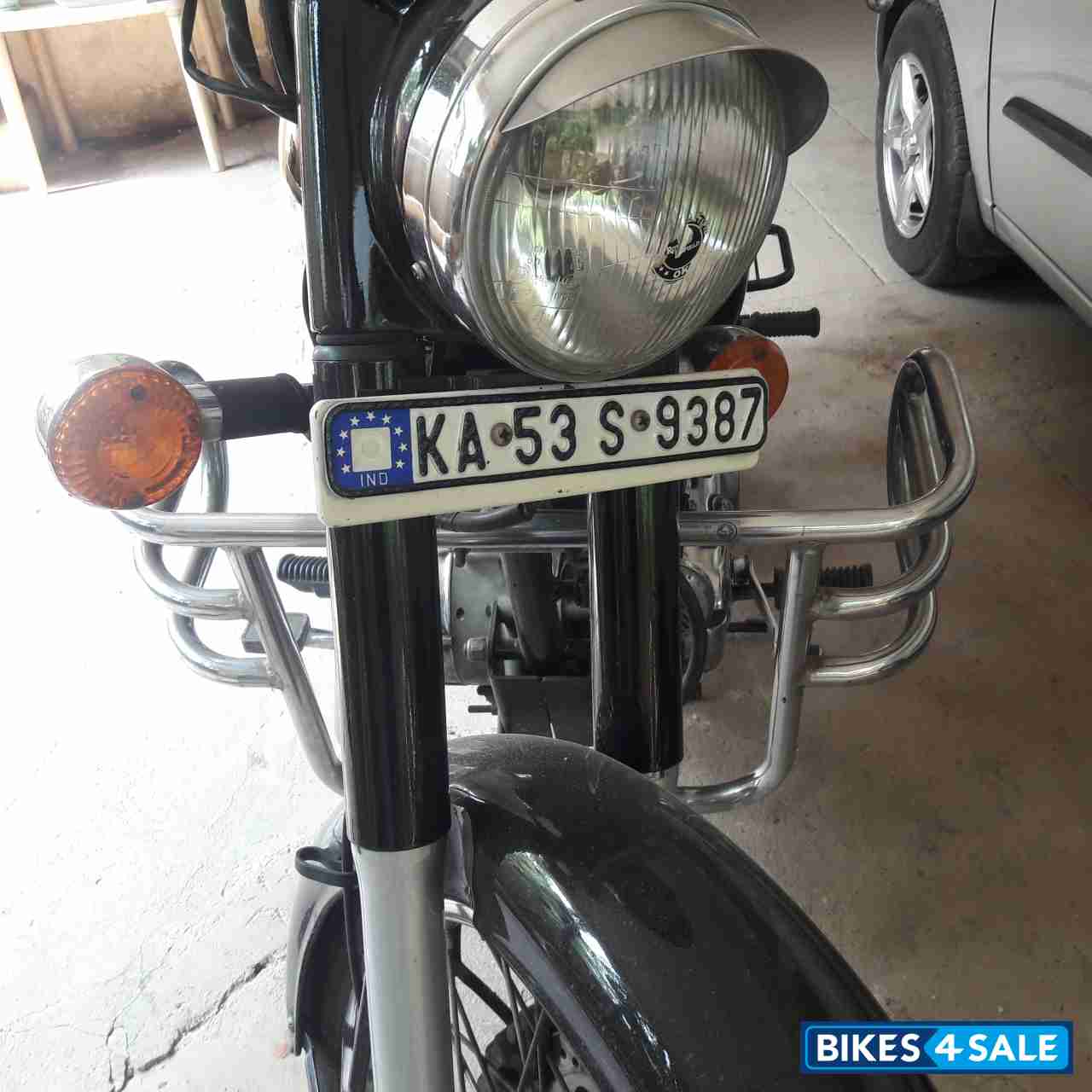 Black Royal Enfield Classic 500