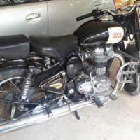 Black Royal Enfield Classic 500