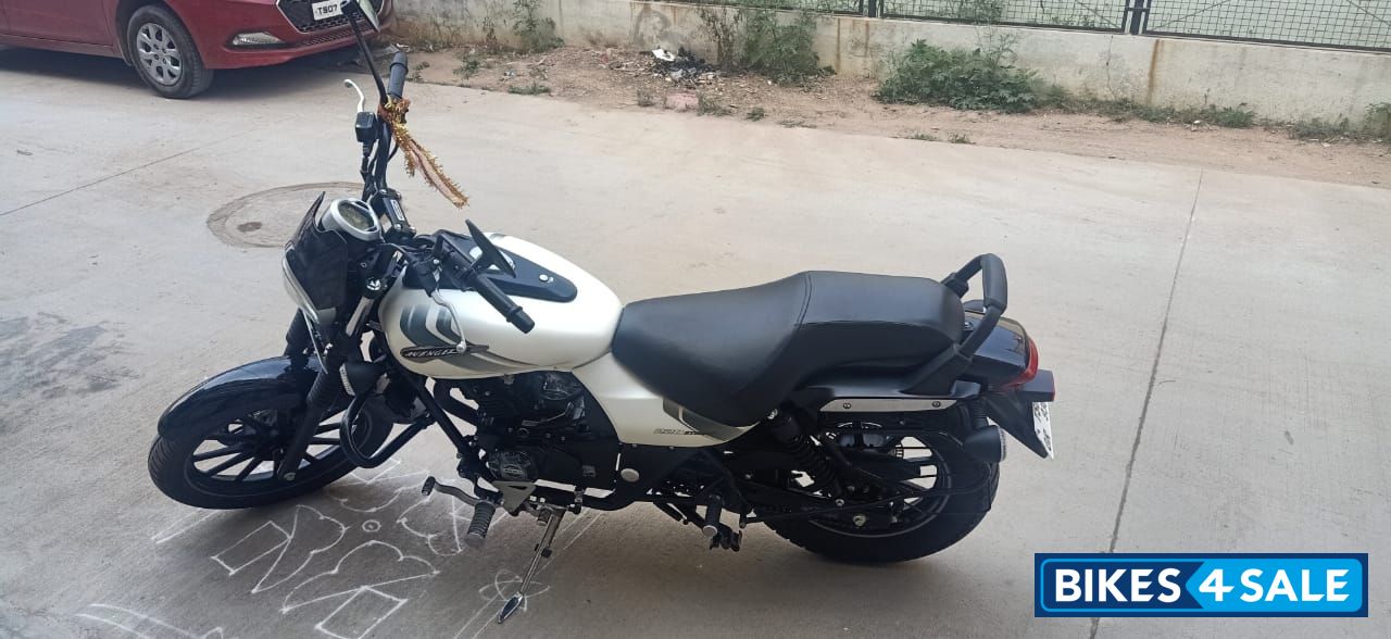 Bajaj Avenger Street 220