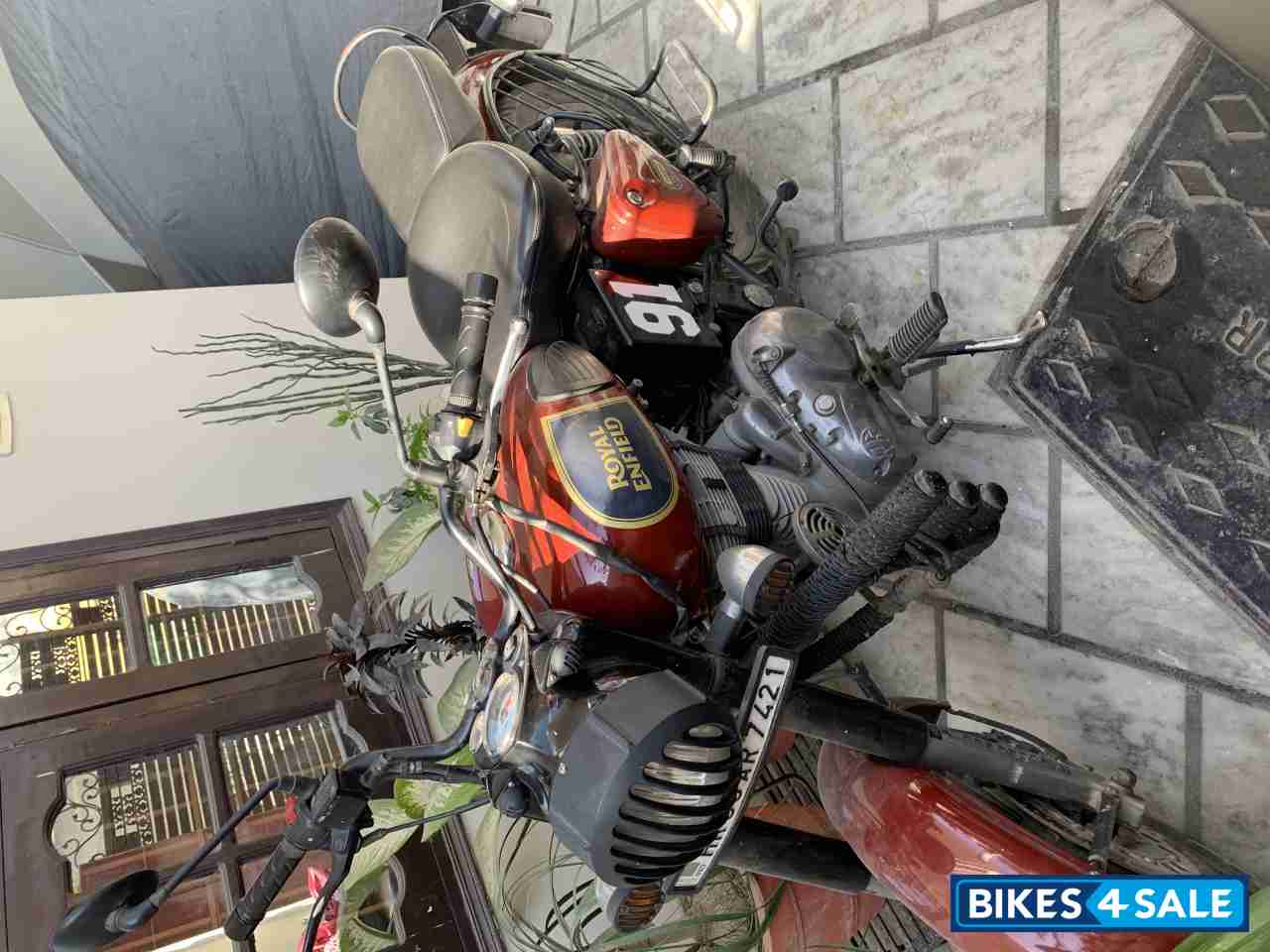 Chestnut Royal Enfield Classic 350