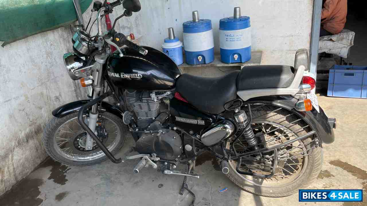 Black Royal Enfield Thunderbird TwinSpark 350
