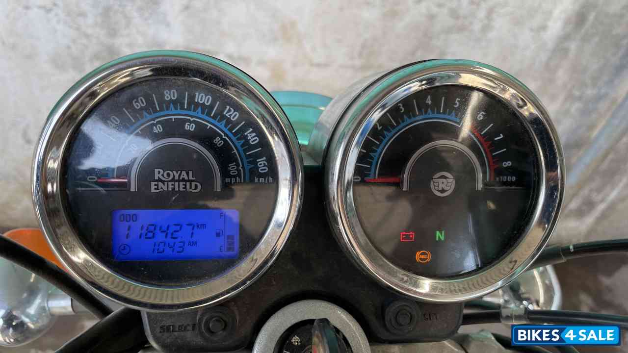 Black Royal Enfield Thunderbird TwinSpark 350