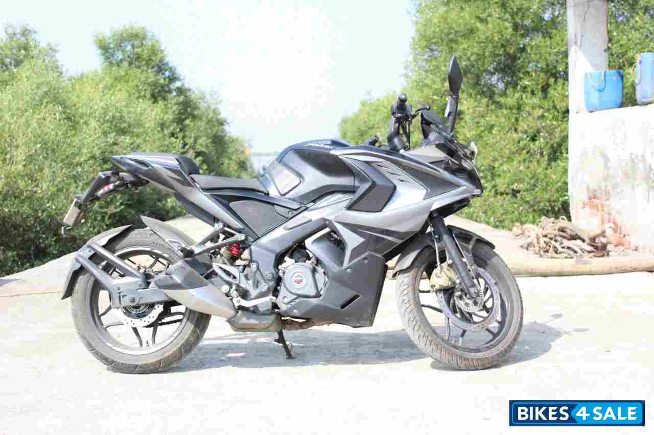 Graphite Black Bajaj Pulsar RS 200 ABS