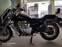Bajaj Avenger 200 DTS-i