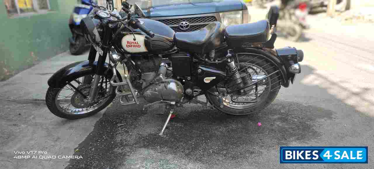 Black Royal Enfield Classic 350