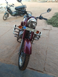 Maroon Royal Enfield Classic 350