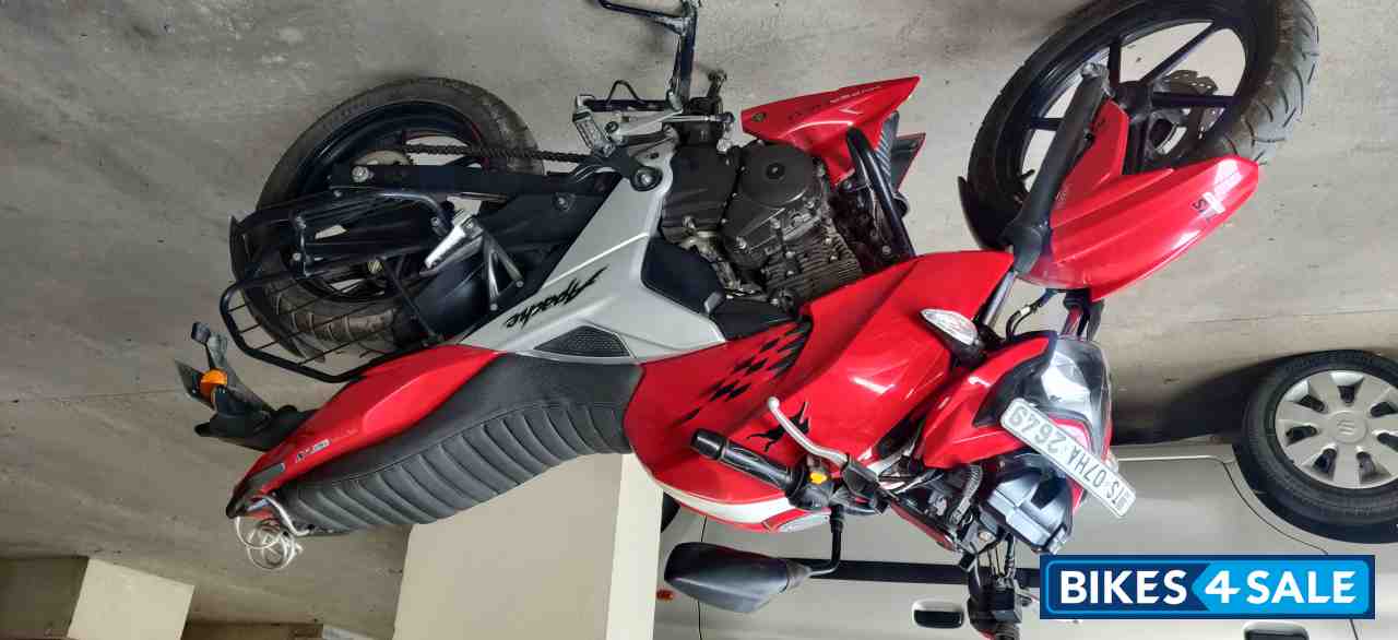 Red TVS Apache RTR 160 4V BS6