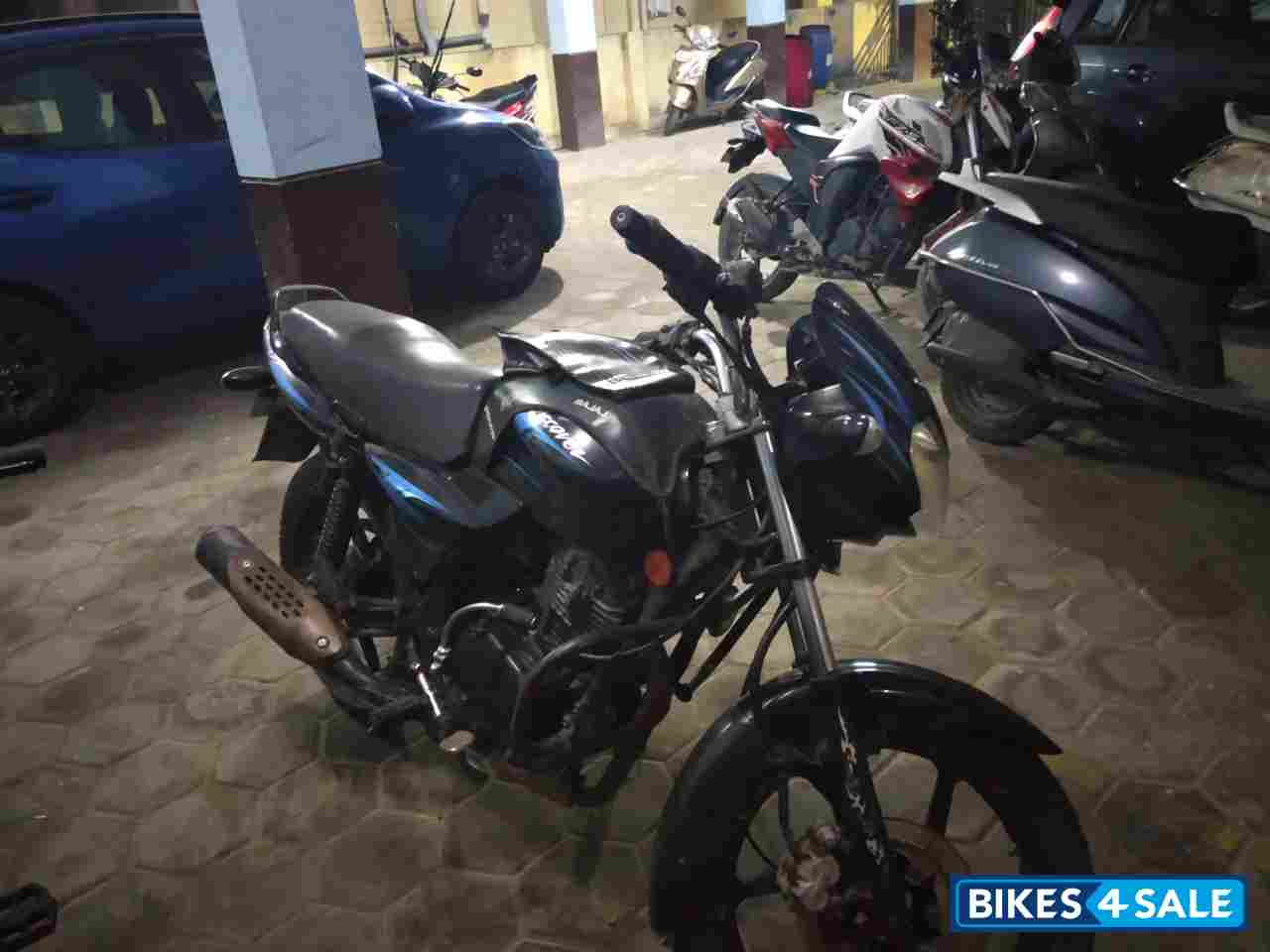 Blue Bajaj Discover DTSi 135
