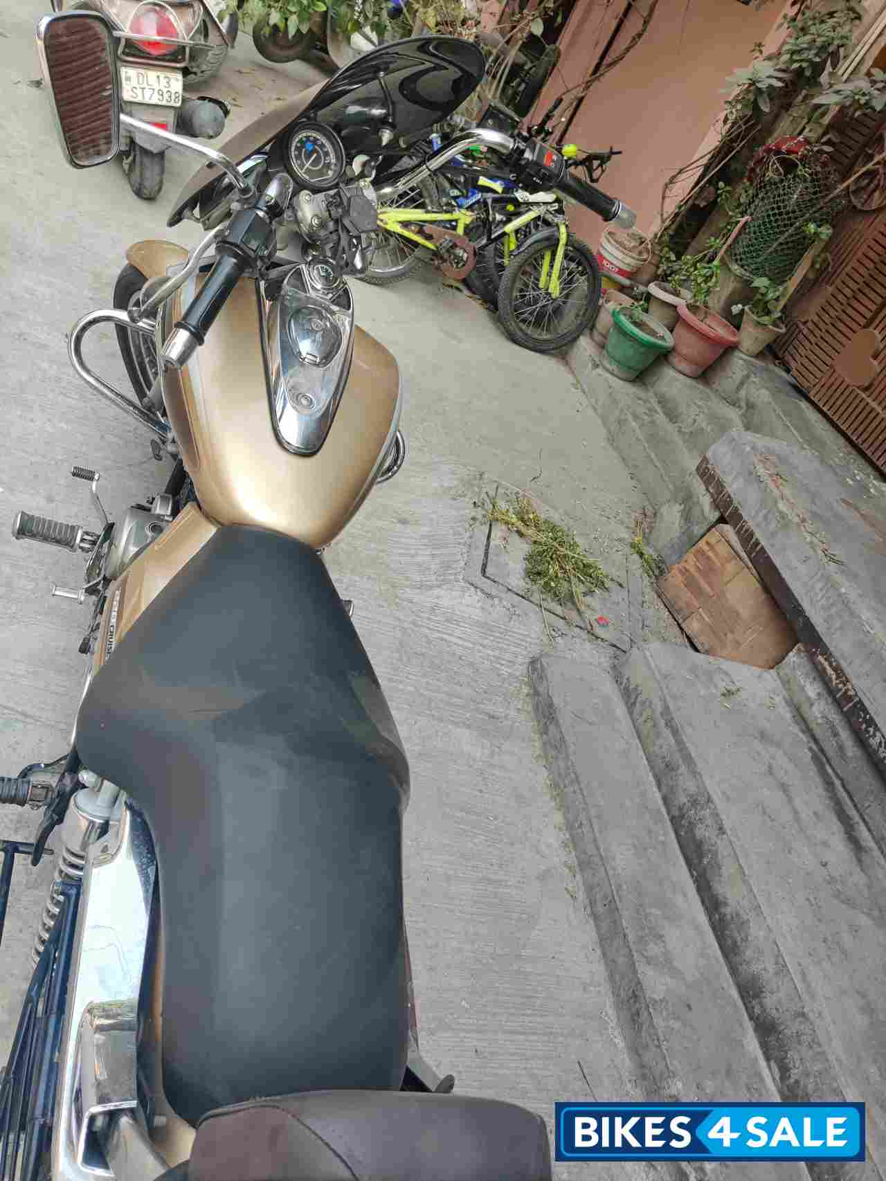 Bajaj Avenger Cruise 220 Bajaj Avenger Cruise 220