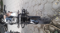 White Bajaj Avenger Street 220