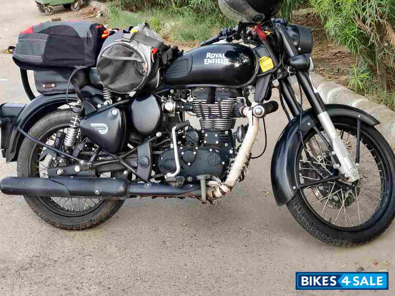 Royal Enfield Classic Stealth Black