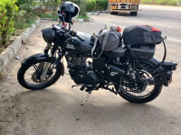 Royal Enfield Classic Stealth Black