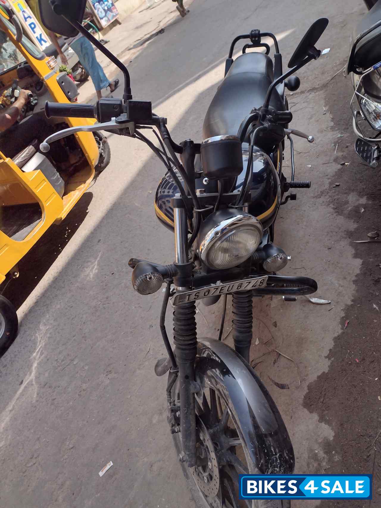 Bajaj Avenger Street 150