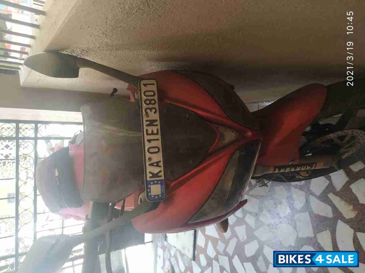 Red Yamaha Fazer Fazer