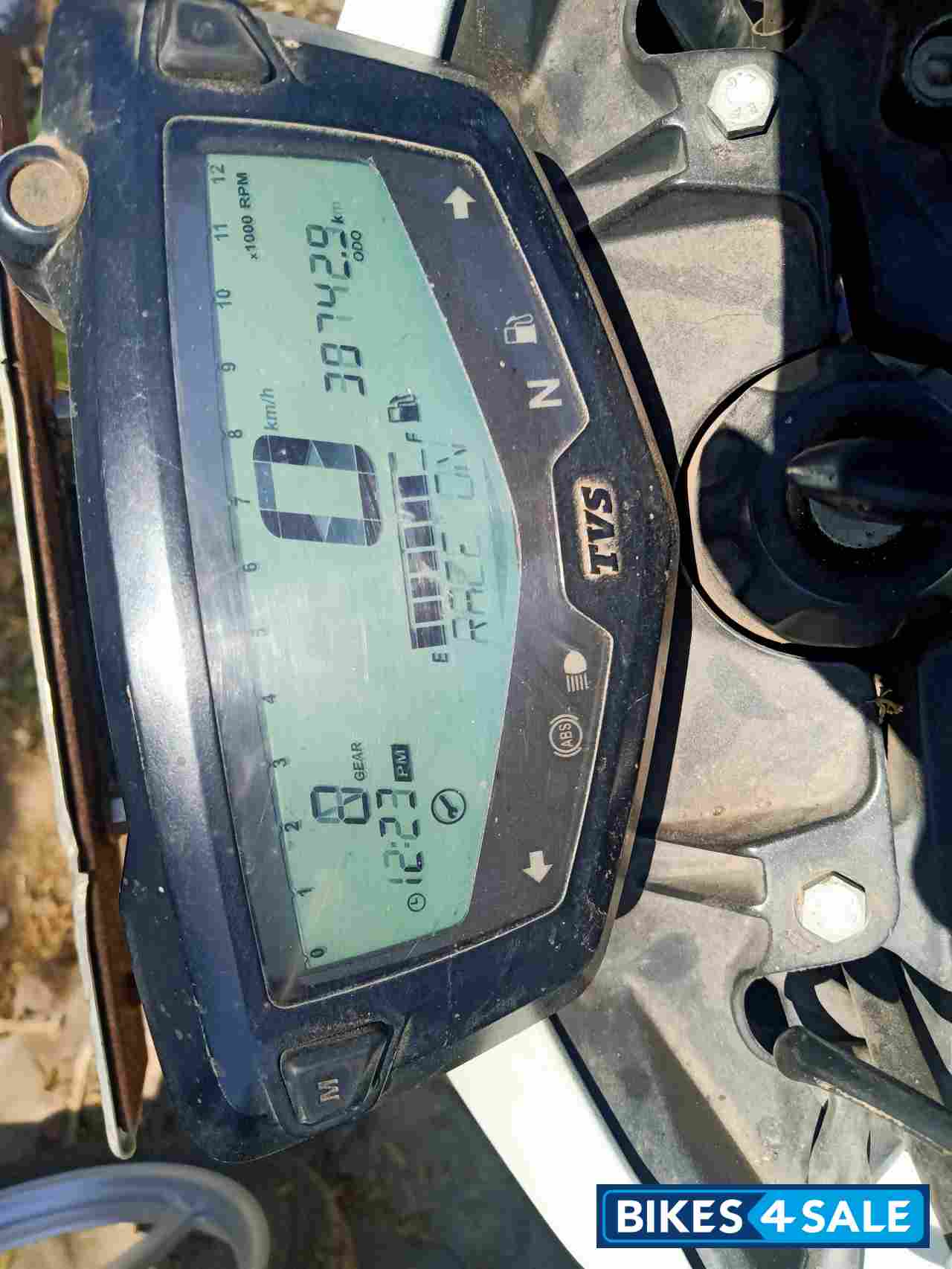 TVS Apache RTR 200 4V TVS Apache RTR 200 4V