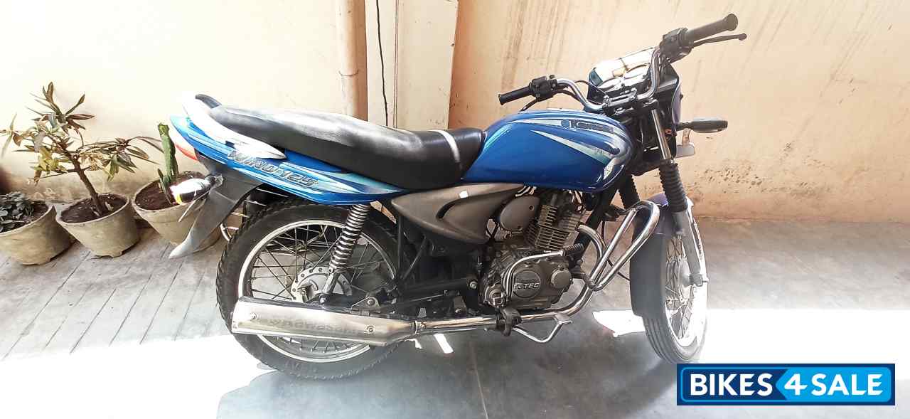 Blue Bajaj Wind 125
