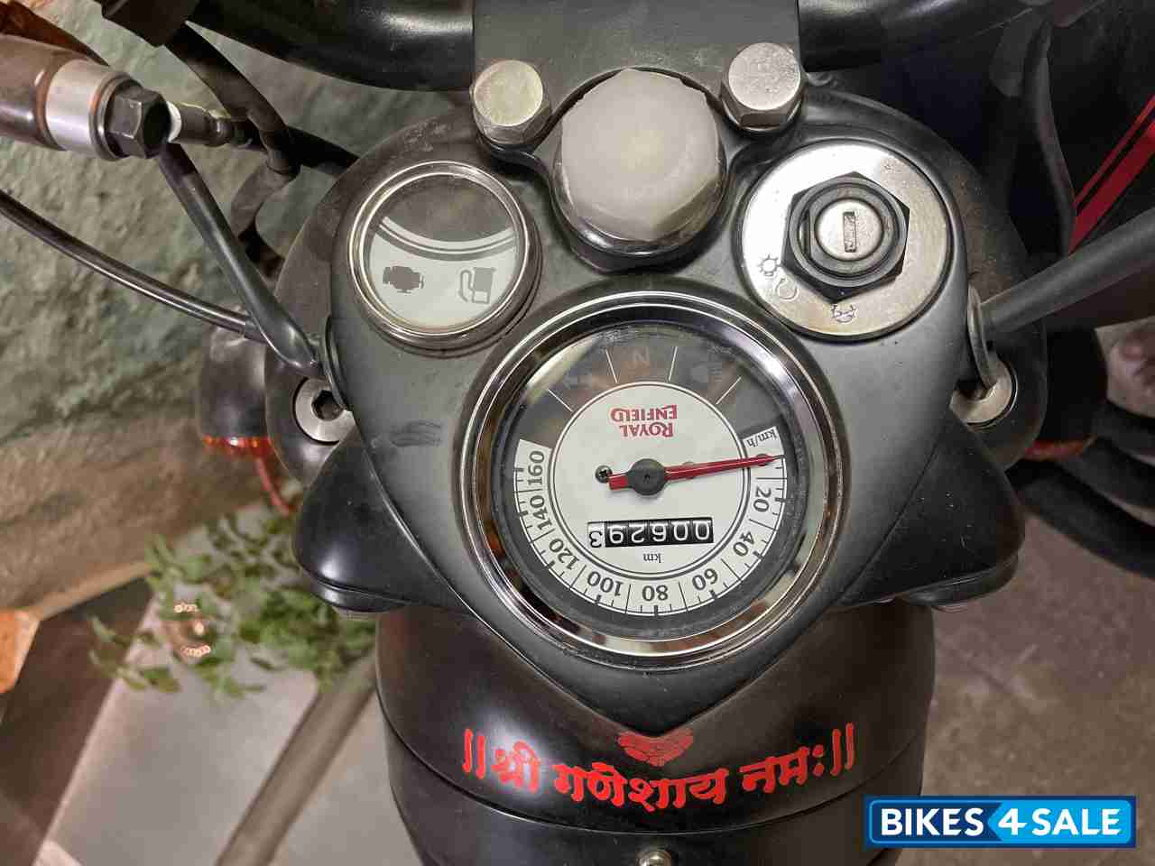 Royal Enfield Classic Stealth Black