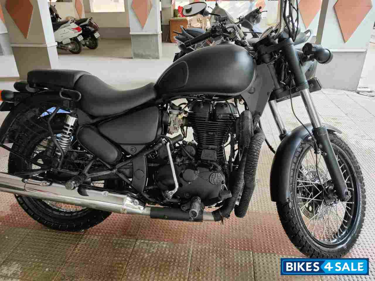 Matte Black Royal Enfield Thunderbird 500
