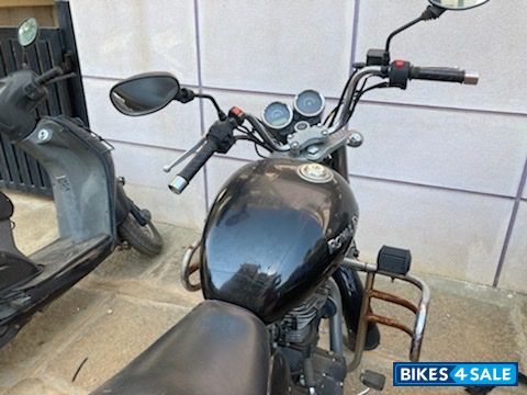 Black Royal Enfield Thunderbird 350