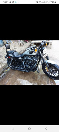 Silver Harley Davidson Iron 883