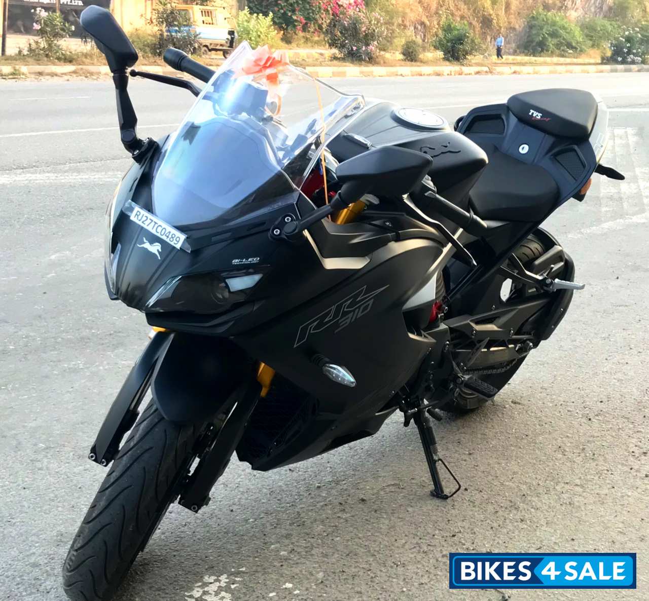 Black TVS Apache RR 310