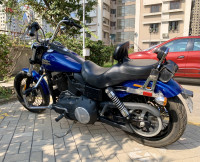 Blue Harley Davidson Dyna FXDB Street Bob