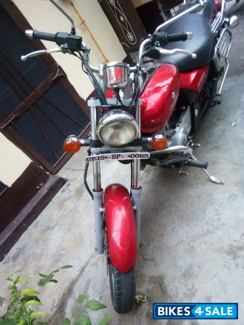 Red Colour Bajaj Avenger 220 DTS-i
