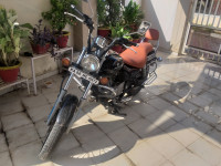 Bajaj Avenger 200 DTS-i