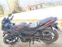 Bajaj Pulsar 180F Neon