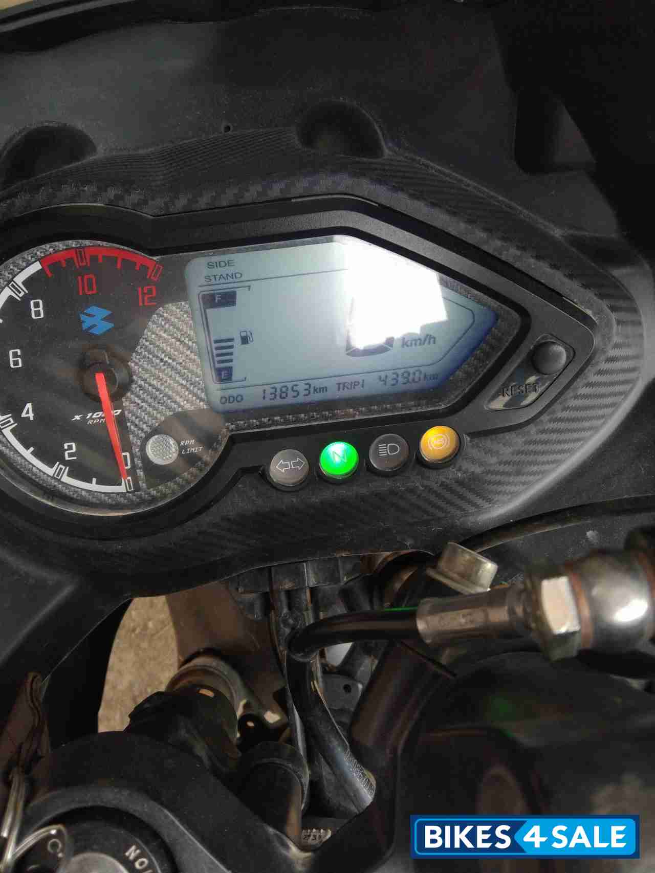 Bajaj Pulsar 180F Neon