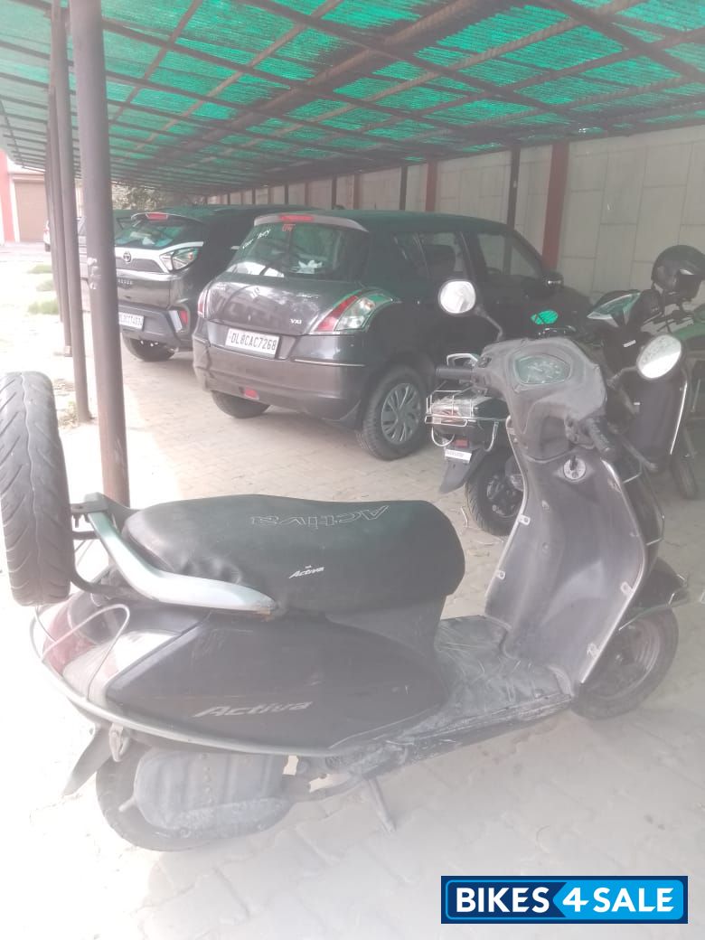 Black Honda Activa