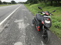Black Aprilia SR 150 Carbon