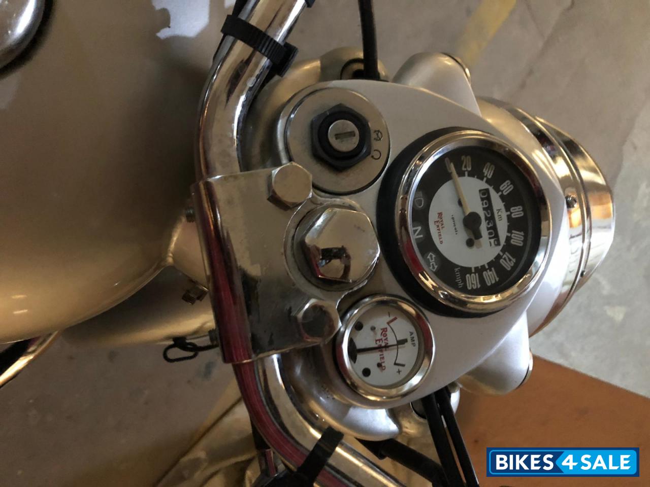 Silver Royal Enfield Classic 350 Silver Royal Enfield Classic 350