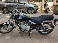 Black Bajaj Avenger 220 DTS-i