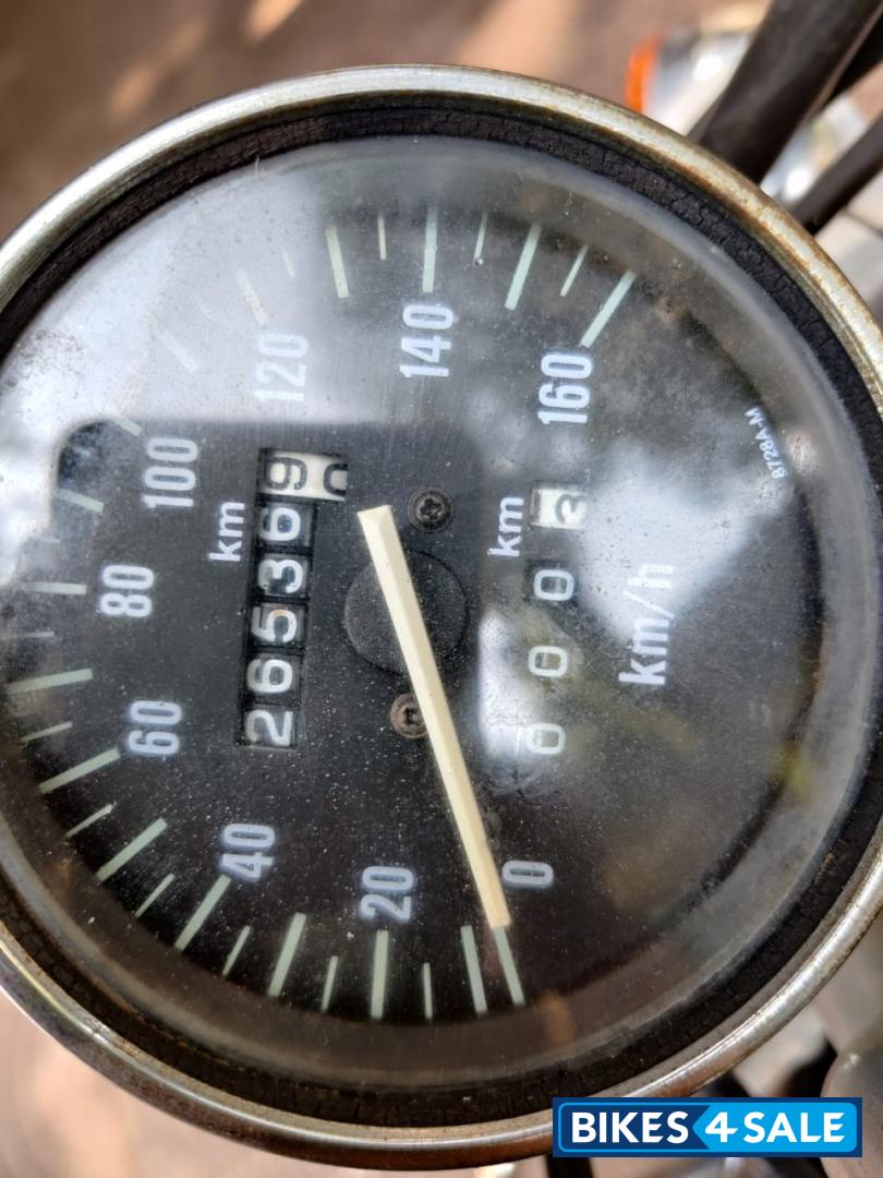 Black Bajaj Avenger 220 DTS-i