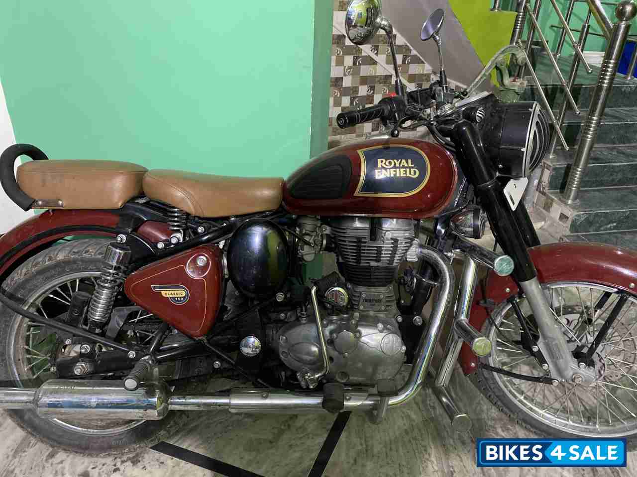 royal enfield chestnut red price