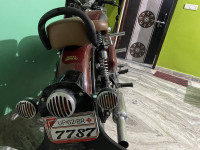 Chestnut (red) Royal Enfield Classic 350