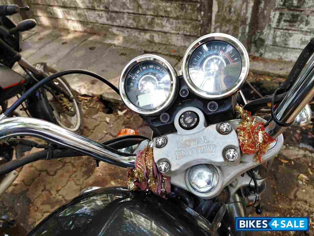 Lightning Royal Enfield Thunderbird 350